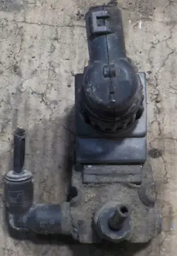 Käytetty Volvo OE solenoidiventtiili OEM 9041025