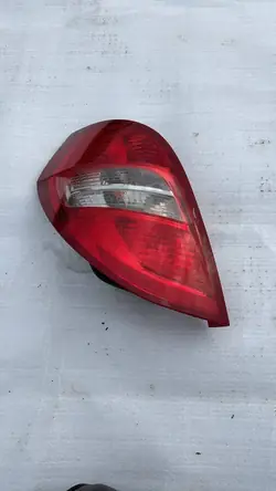 Luz trasera izquierda Mercedes Clase A Lift A1698202764