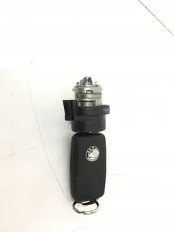 Llave OEM 1K0959753N para Skoda Superb - Usada