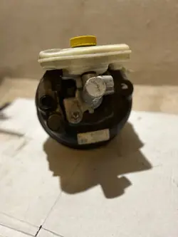 Pompe de servofrein OEM 8E0 612 105 P pour Audi A4
