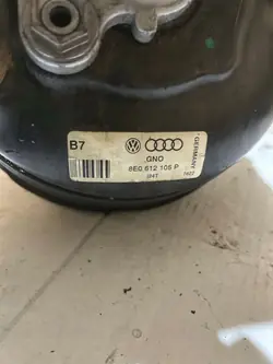 Pompe de servofrein OEM 8E0 612 105 P pour Audi A4