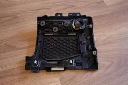 Begagnad Volkswagen OE handskfacksram OEM 17B858365