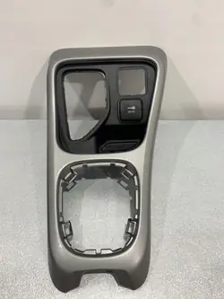 Consola central Jeep Compass OEM FBZ18518 Usado
