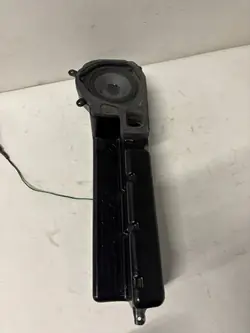 OEM 4D0035381A framdörr vänster högtalare Audi A8 D2
