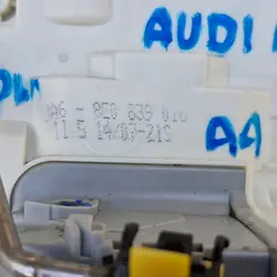 AUDI A4 B6 B7 Serrure de Porte Arrière Droite 7 Broches OEM
