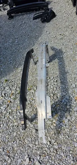 Viga de para-choque dianteiro BMW 7 G11 G12 51117358796