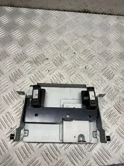 Cambiador CD Land Rover OEM FW9311B608AD - Usado
