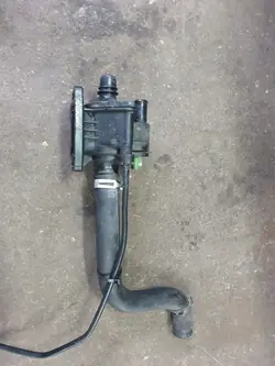 Carcasa de termostato 9654393880 FORD FIESTA MK6 TDCI