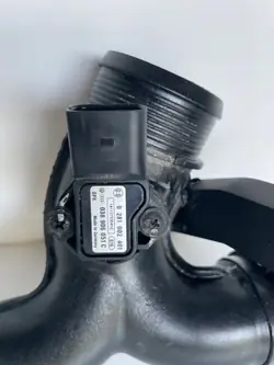 OEM 4L0145795 Ladeluftkühlerrohr mit Sensor für Audi Q7