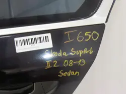 Porta traseira esquerda OEM 360178415 Skoda Superb II