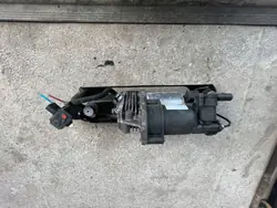 BMW E60/E61 Fjädringspump OEM 6789937 2020