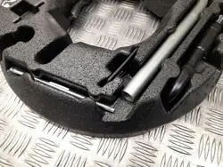 Vara-renkaan vaahto OEM 8W0012109E Audi A5:lle