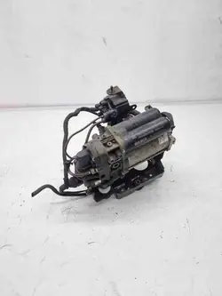 Bakre differentialfäste AUDI Q7 4M0616005F 3.0L diesel