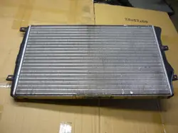 Radiateur d'eau OEM 386 pour Audi A3 8P 1.9TDI