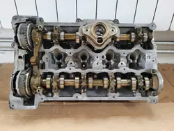 BMW N43B20 Sylinterikansi VANOS-akseleilla