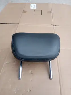 Audi S5 Päänoja OEM 8T0885973H Musta Nahka