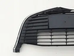 Yaris III P13 Frontstoßstangen-Grill mit Chromleiste