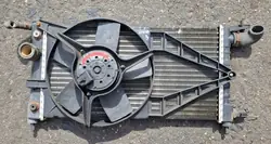 Radiador de agua con ventilador Opel Corsa B 1.2 OEM 90410048