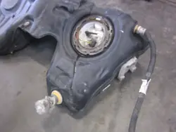 Pompe à carburant BMW OEM 16117294610 Occasion