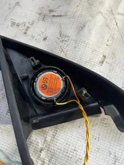 Vordertürlautsprecher BMW 6 E63 E64 2005 OEM 6831642