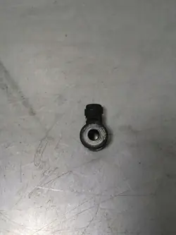 Sensor de golpeteo Subaru OEM FBZ15623 - Estado usado