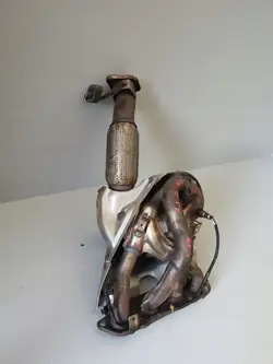 Collecteur d'échappement OEM PY97 PYH7 PYH72050X Mazda CX-5