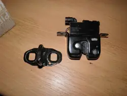 Renault OE 905039326R baklucka lås