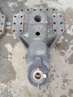 Taka jousen kiinnike OEM 7400000 Renault