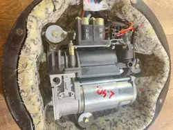 BMW X5 Luftfederkompressor vorne 1092349