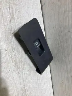 Interruptor de janela dianteira direita Volkswagen Beetle A5 2018 OEM 5c1867256