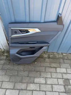 OEM 829007689R Bakdörr Sidoklädnad Höger Renault Austral
