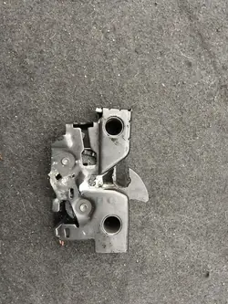 Huvlås Seat Leon Cupra III 2.0TSI OEM