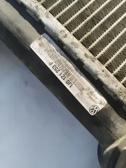 Radiateur d'eau SKODA OCTAVIA I 1.6L essence 1J0121253P