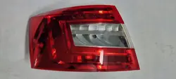 Feu arrière gauche OEM 5E5945111B pour Skoda Octavia