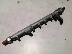 Rampe d'injection VW 03L130089R pour Passat B7 Alltrack