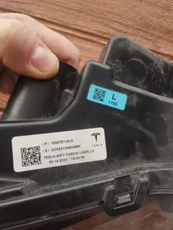 Tesla Model 3/Y Halogeeni LED DRL Vasen OEM 162479700A