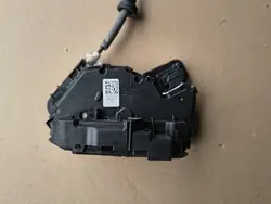 Volkswagen Dörrlås 5NA839015E