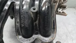 Colector de admisión Peugeot 206 1.1B OEM 9638425180