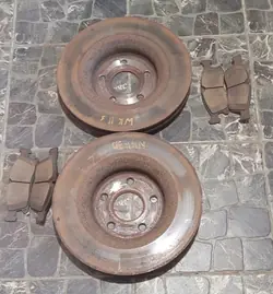 Jeep WK2 Etujarrurattaat & -levyt OEM 3.0 CRD 14-