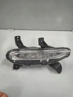 Faro izquierdo halógeno OEM 92207-S0010 con DRL LED