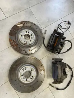 Etujarrujen sarja OEM TARCZE HAMULCOWE PRZÓD MERCEDES X166