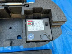 OEM 9830784380 Kofferraumteppich Reparatursatz Peugeot 208 II