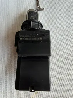 Sytytyskytkin Mercedes-Benz Vito Viano W639 OEM 33002307