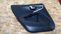 Linke hintere Türverkleidung Volvo V40 II