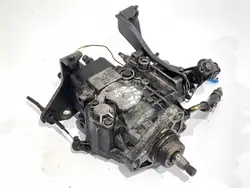Ruiskutuspumppu VW Transporter T4 2.4 78hv OEM LORK-895-1863