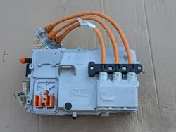 Lynk & Co Invertteri OEM AEQ19512188 - Käytetty