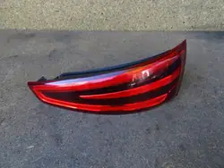 AUDI Q3 8U 11-14 Lámpara LED Trasera Derecha 8U0945094A