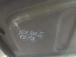 OEM PÓŁKA BAGAŻNIKA KIA RIO II Tavaratilan hylly