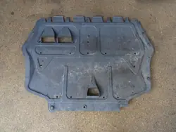 Motorplåt VW GOLF V R32 1K0825237P