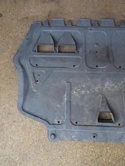 Plaque de protection moteur VW GOLF V R32 1K0825237P